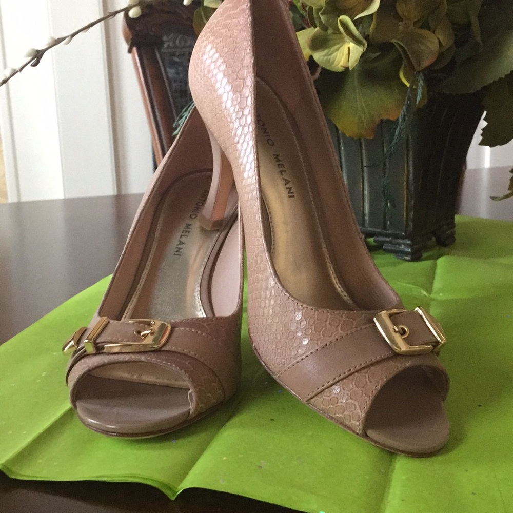 Ladies shoes
